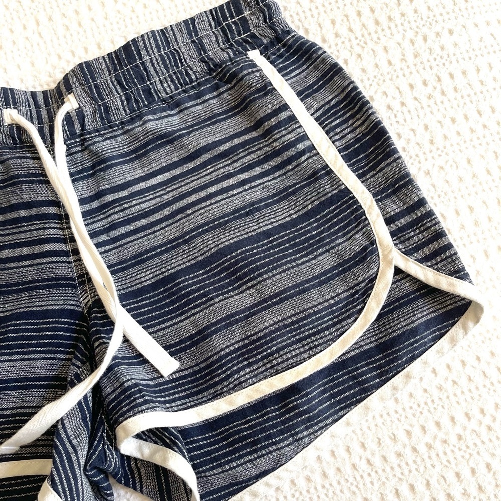 Athleta Linen Jacquard Sandbar Shorts • Navy Stripe - Picture 2 of 8